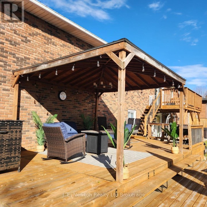 Photo 6 at 39 North Street W, Tillsonburg