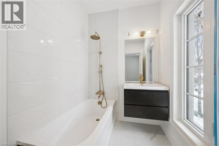 Photo 35 at 5 West Harris Road, Brantford