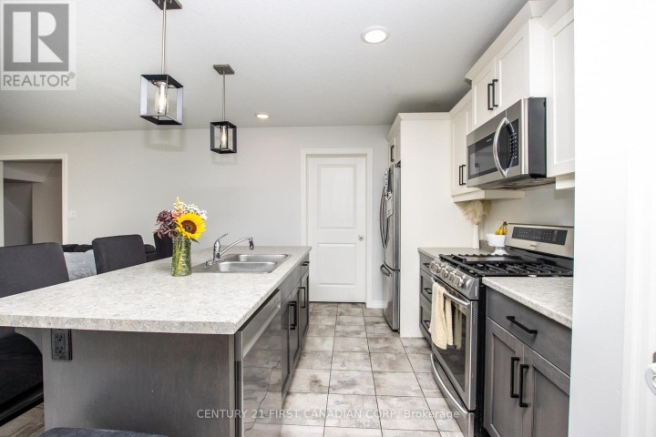 Photo 12 at 16 Arnold Street, Tillsonburg