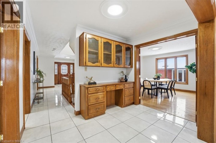 Photo 8 at 75 Ludlow Crescent, Brantford