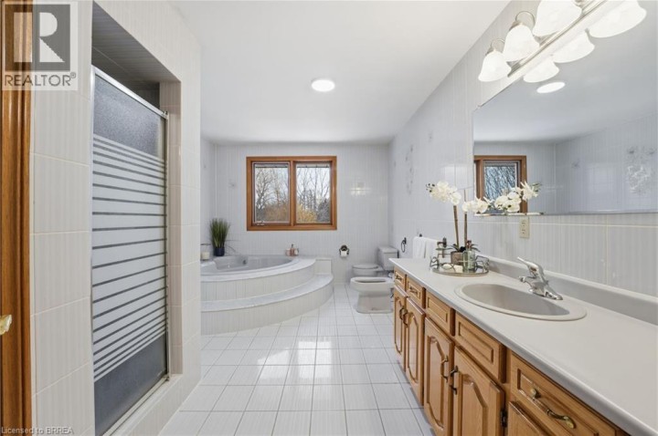 Photo 19 at 75 Ludlow Crescent, Brantford