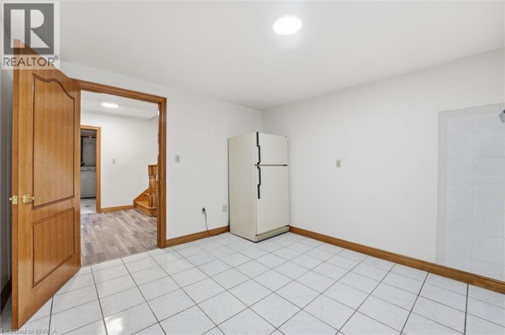 Photo 38 at 75 Ludlow Crescent, Brantford