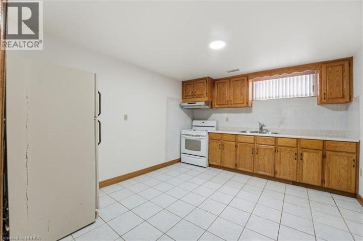 Photo 35 at 75 Ludlow Crescent, Brantford