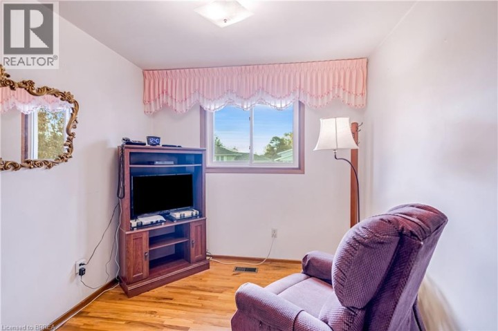 Photo 22 at 14 Burdock Boulevard, Brantford