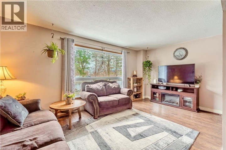 Photo 3 at 279 Stanley D Street, Brantford