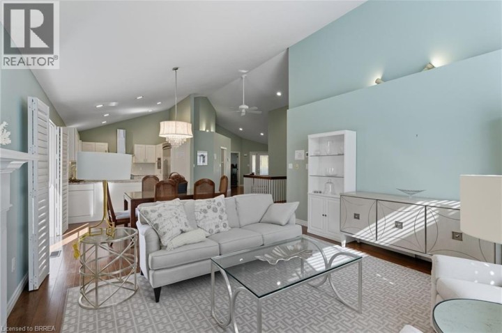 Photo 17 at 422 POWERLINE Road 34, Brantford