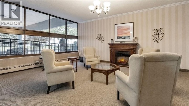 Photo 8 at 640 WEST Street 300, Brantford