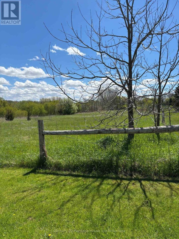 Photo 2 at  W Oxford Street W, Beachville, Ingersoll