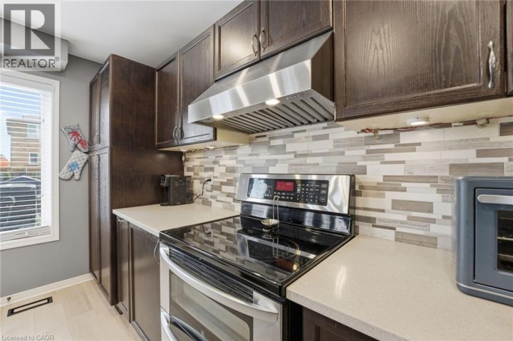 Photo 7 at 25 Merritt Lane, Brantford