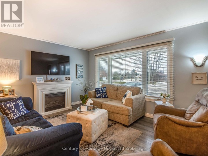 Photo 12 at 1064 Sovereign Road, Woodstock - North, Woodstock