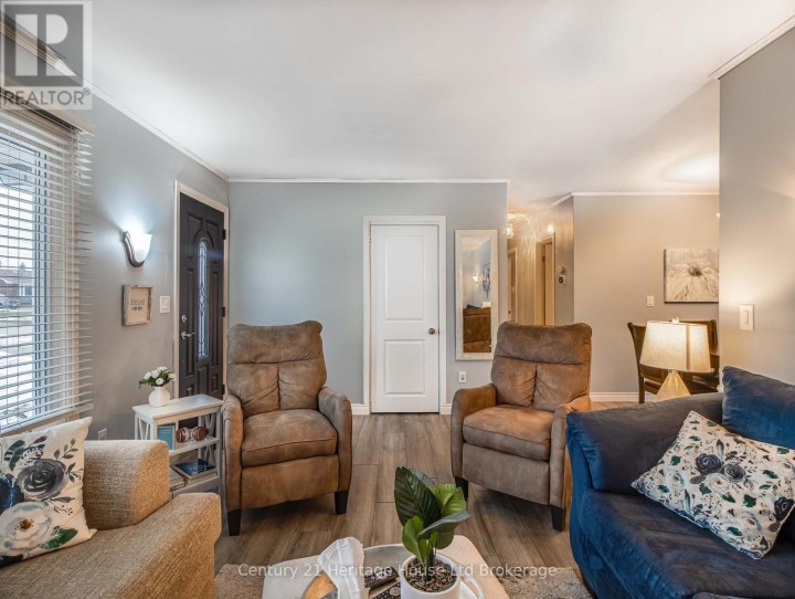 Photo 13 at 1064 Sovereign Road, Woodstock - North, Woodstock