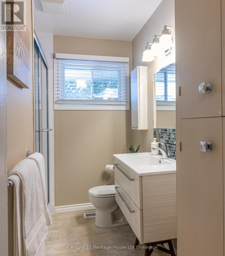 Photo 21 at 1064 Sovereign Road, Woodstock - North, Woodstock