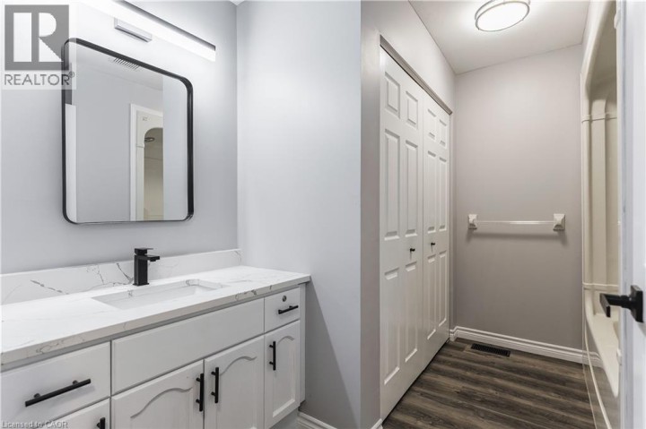 Photo 16 at 1030 COLBORNE Street E 20, Brantford