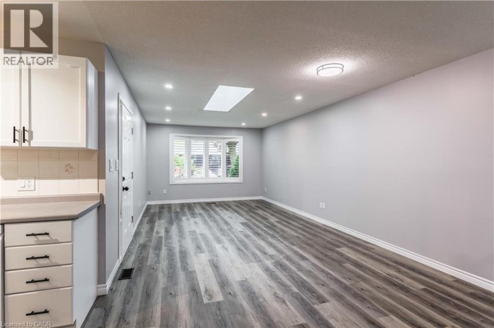 Photo 7 at 1030 COLBORNE Street E 20, Brantford