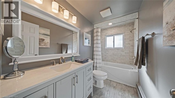 Photo 18 at 37 Collingdon Drive, Brantford