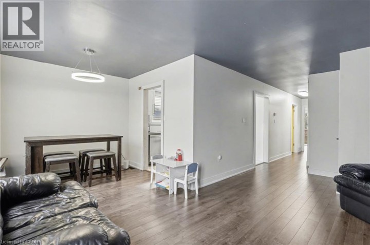 Photo 7 at 5 Equestrian Court, Brantford