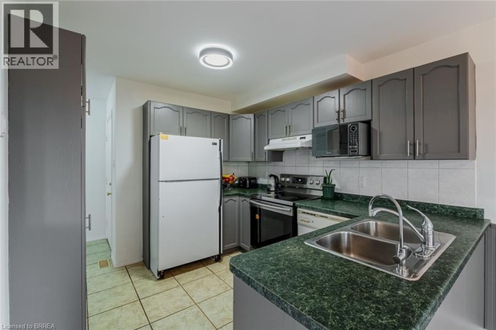 Photo 13 at 25 Anastasia Crescent, Brantford