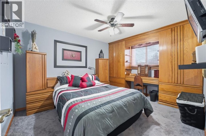 Photo 7 at 71 Barnes Avenue, Brantford