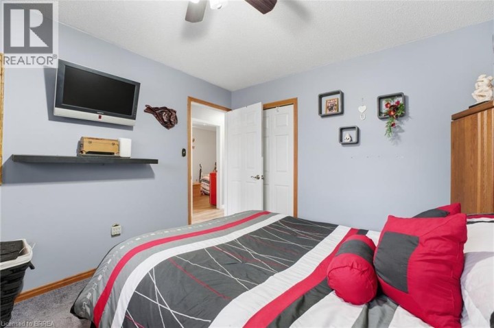Photo 8 at 71 Barnes Avenue, Brantford