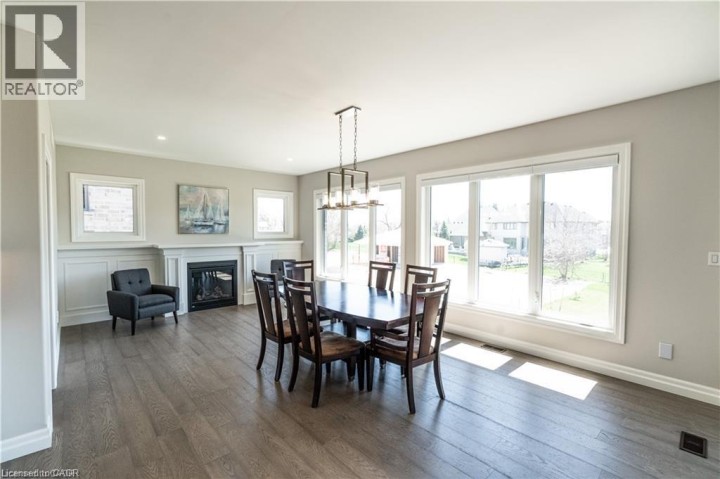 Photo 14 at 15 Hudson Drive, Brantford