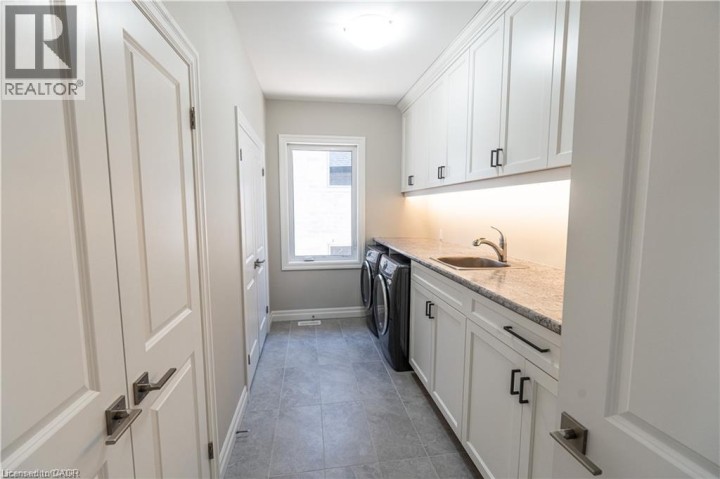 Photo 22 at 15 Hudson Drive, Brantford