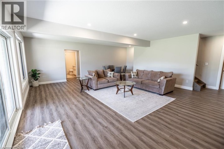 Photo 26 at 15 Hudson Drive, Brantford