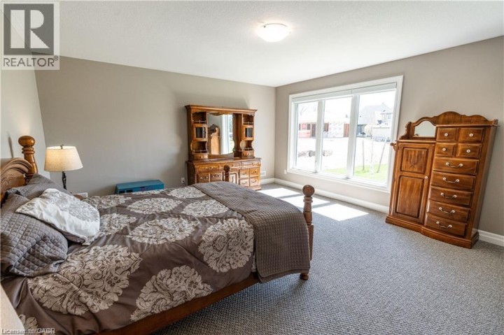 Photo 28 at 15 Hudson Drive, Brantford