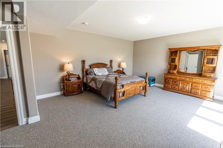 Photo 29 at 15 Hudson Drive, Brantford