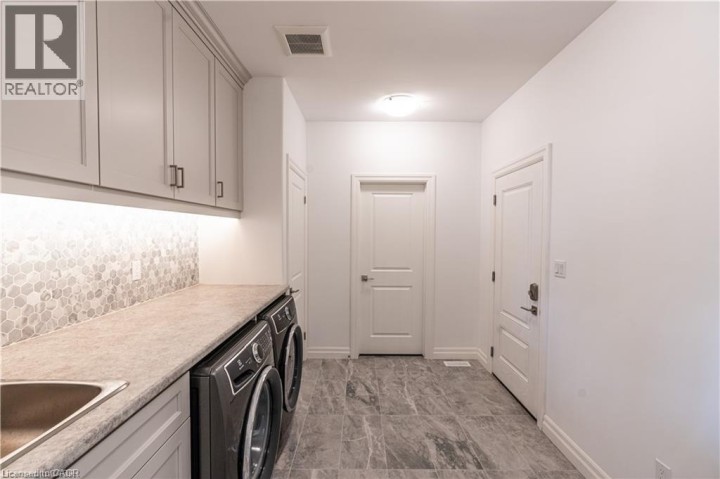 Photo 27 at 21 Hudson Drive, Brantford