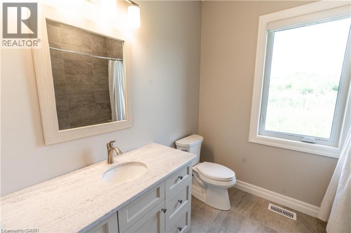 Photo 25 at 21 Hudson Drive, Brantford