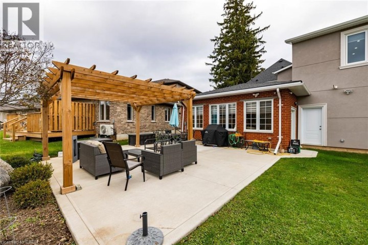 Photo 7 at 169 Mount Pleasant Street, Brantford