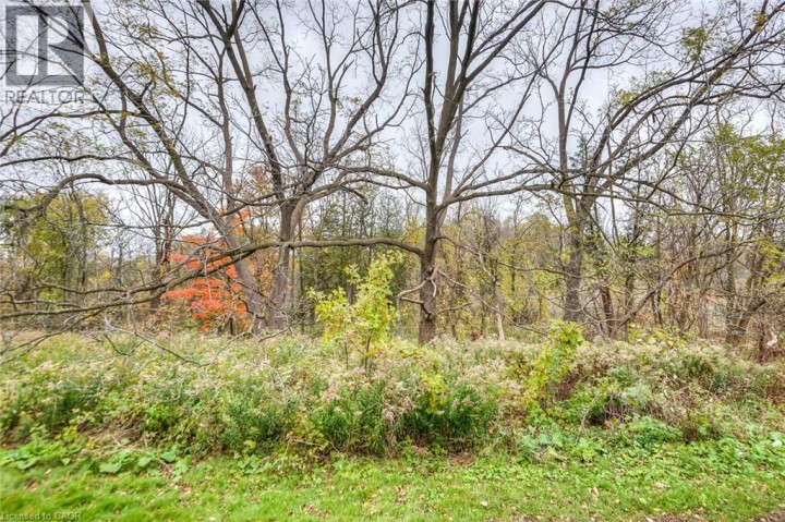 Photo 10 at 103 - 4 Avalon Place, Forest Hill, Kitchener