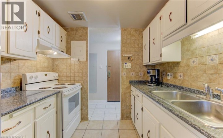 Photo 25 at 103 - 4 Avalon Place, Forest Hill, Kitchener