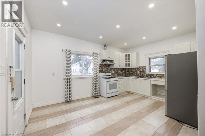 Photo 1 at 114 George Street, Ingersoll