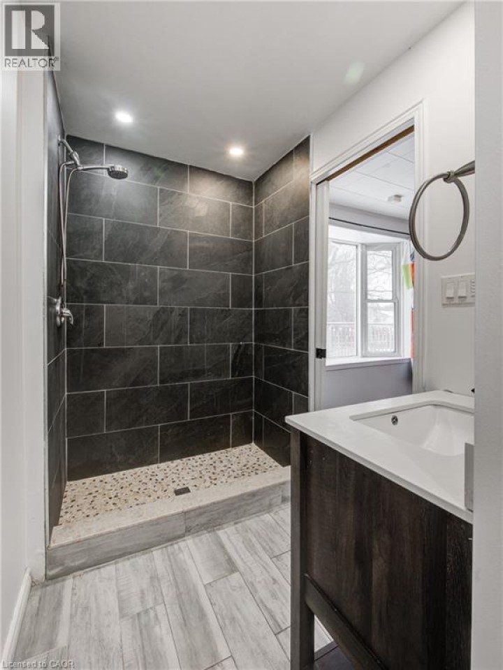 Photo 12 at 114 George Street, Ingersoll