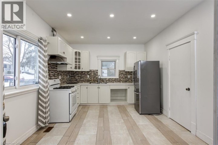 Photo 15 at 114 George Street, Ingersoll