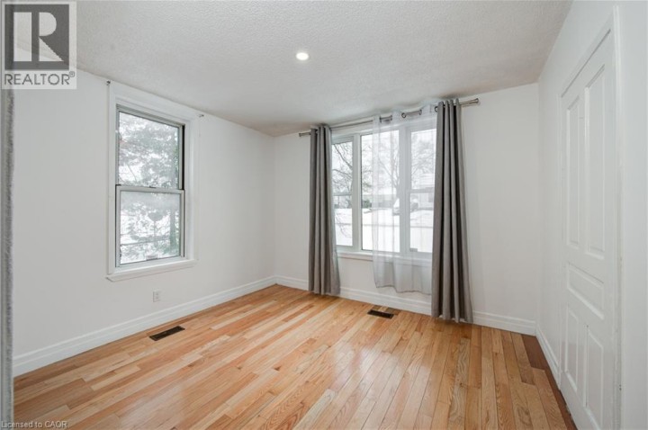 Photo 7 at 114 George Street, Ingersoll