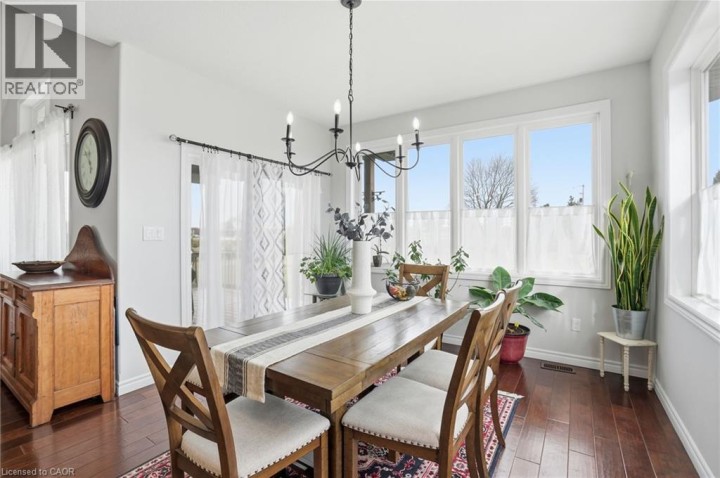 Photo 16 at 6 Macneil Court, Brantford