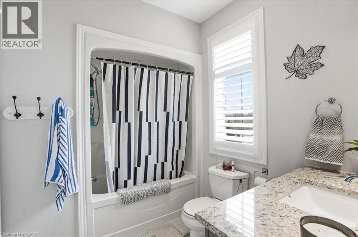 Photo 27 at 6 Macneil Court, Brantford