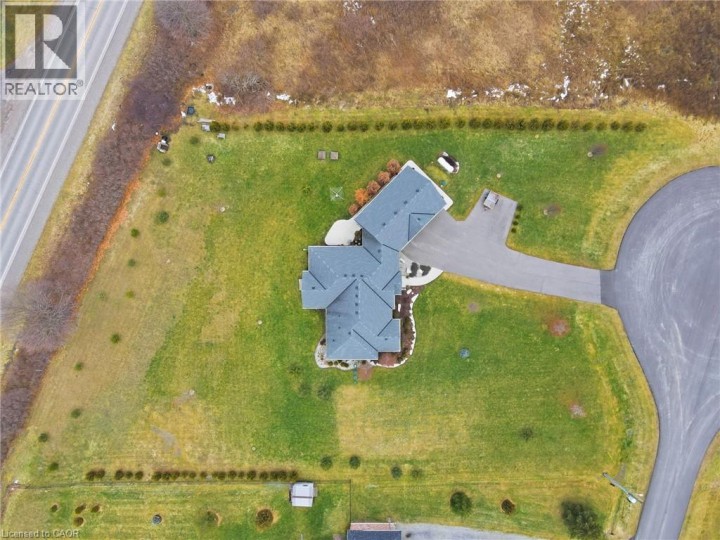 Photo 48 at 6 Macneil Court, Brantford