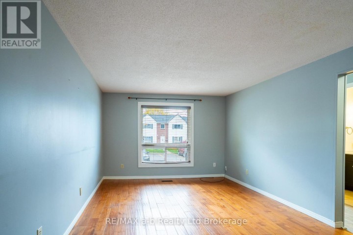 Photo 5 at 6 - 380 Quarter Line, Tillsonburg