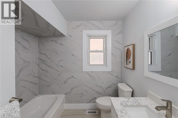 Photo 14 at 106 Wood Street, Brantford