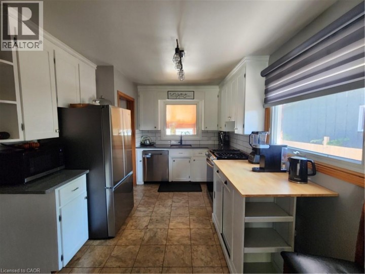 Photo 16 at 130 Balmoral Drive, Brantford