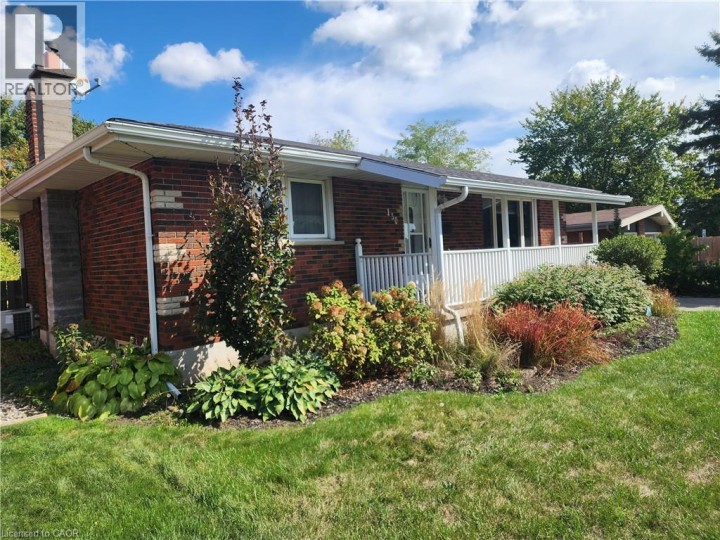 Photo 2 at 130 Balmoral Drive, Brantford