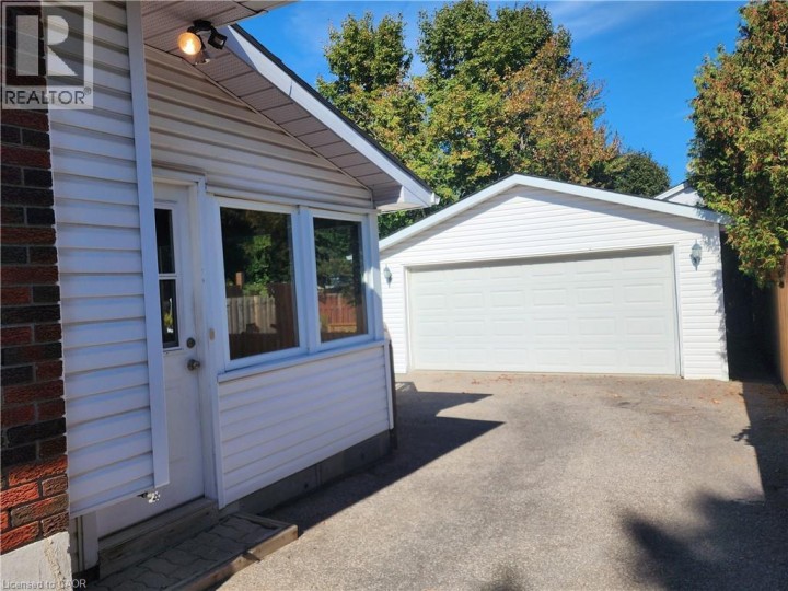 Photo 6 at 130 Balmoral Drive, Brantford