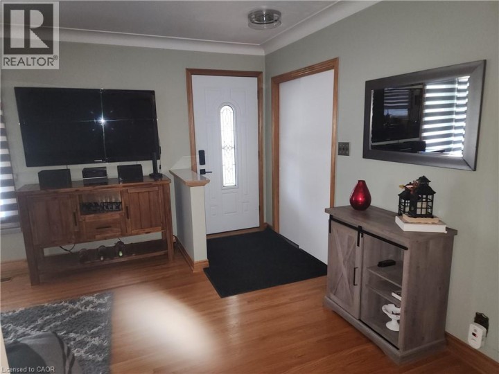 Photo 9 at 130 Balmoral Drive, Brantford