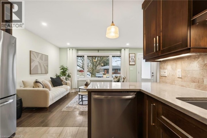 Photo 11 at 43 Blueridge Crescent, Brantford