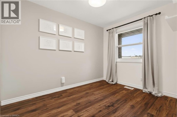 Photo 16 at 43 Blueridge Crescent, Brantford