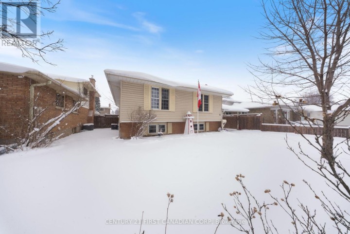 Photo 2 at 6 Spartan Drive, Brantford