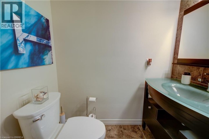 Photo 15 at 9 Scarfe Gardens, Brantford